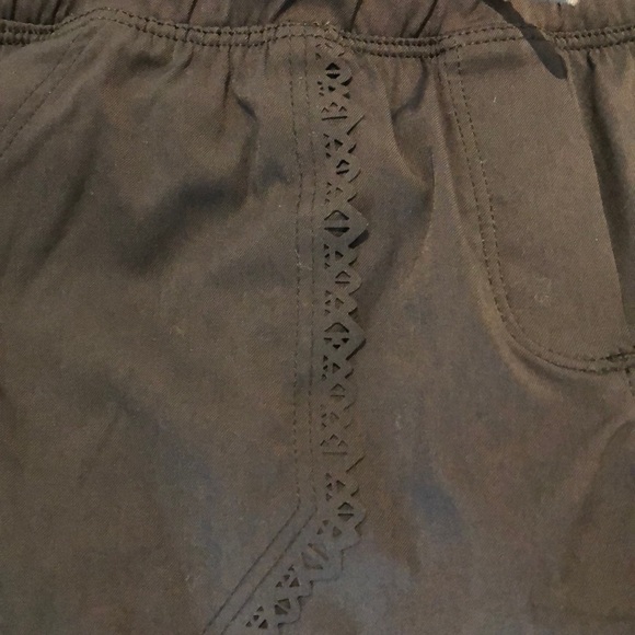 Shorts - Picture 3 of 5